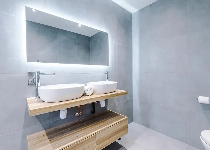 Spring Mount - 3 Bedrooms - Close To Convention Centre *