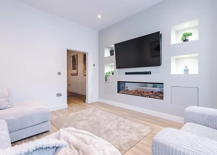 Holiday home Spring Mount - 3 Bedrooms - Close To Convention Centre