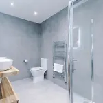 Spring Mount - 3 Bedrooms - Close To Convention Centre
