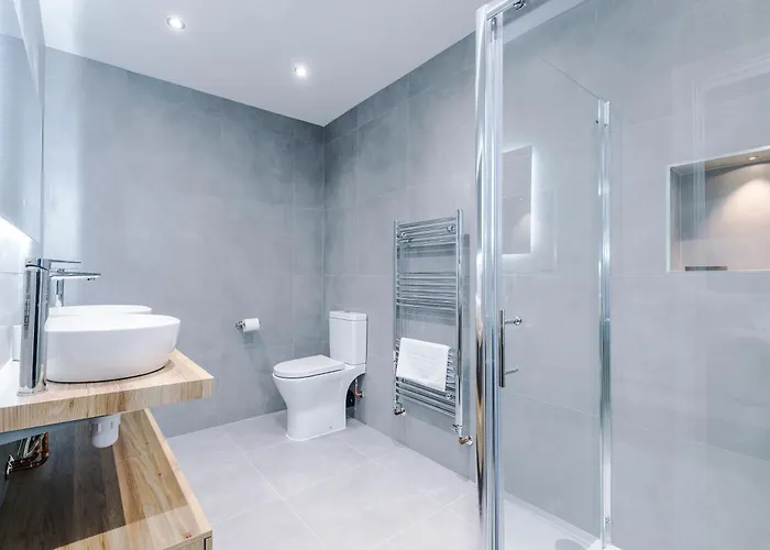 Spring Mount - 3 Bedrooms - Close To Convention Centre