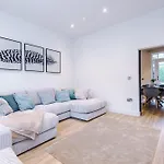 Spring Mount - 3 Bedrooms - Close To Convention Centre Σπίτι διακοπών *