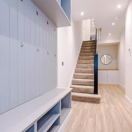 Spring Mount - 3 Bedrooms - Close To Convention Centre *